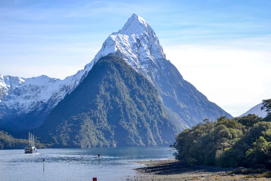 From Queenstown: Milford Sound Premium Day Tour and Cruise - Arriving at Milford Sound without a scramble
