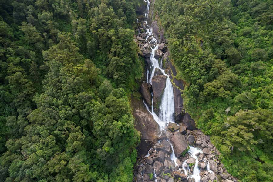 From Queenstown: Scenic One-Way Tour to Franz Josef - Queenstown departure and the first lakes