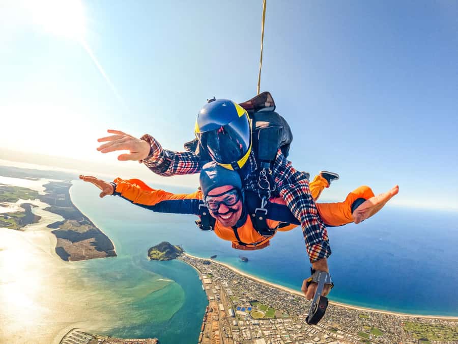 From Tauranga: Skydive over Mount Maunganui - Timing, cancellation, and practical planning