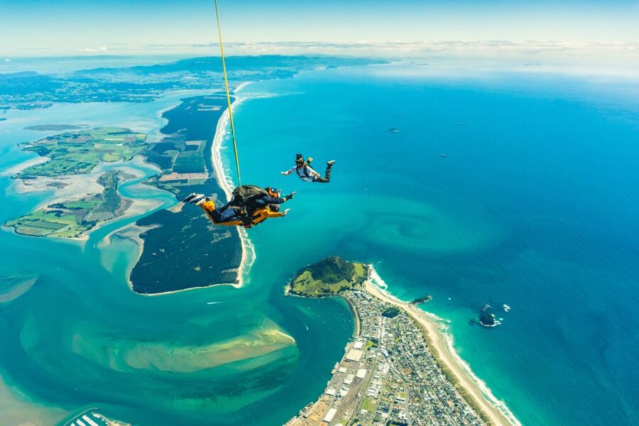 From Tauranga: Skydive over Mount Maunganui - Who will enjoy this Mount Maunganui skydive?