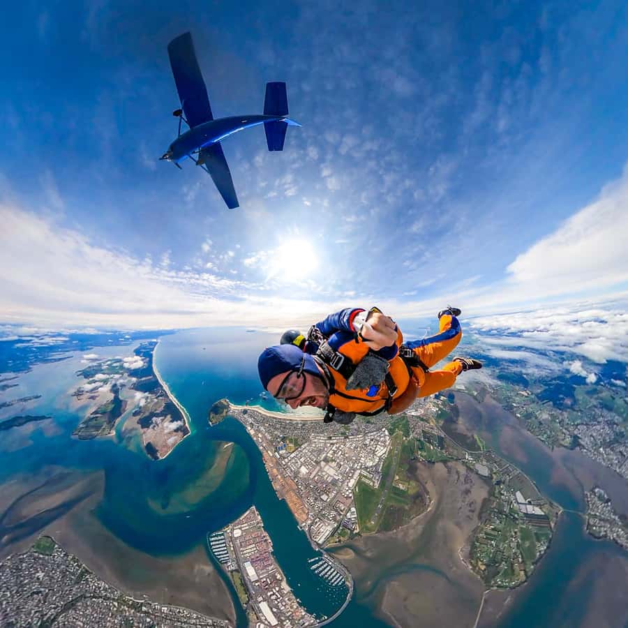 From Tauranga: Skydive over Mount Maunganui - The 15-minute briefing and preparation