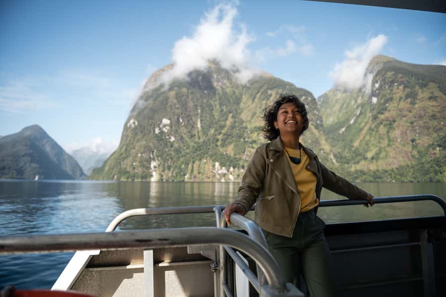 From Te Anau: Doubtful Sound Coach & Cruise - Wildlife: keep watch, but stay realistic
