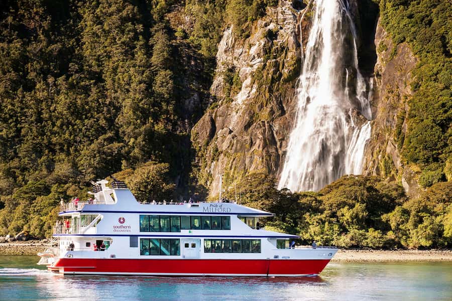 From Te Anau: Milford Sound Cruise & Glass-Roof Coach Tour - Eglinton Valley turns the drive into a scenic tour