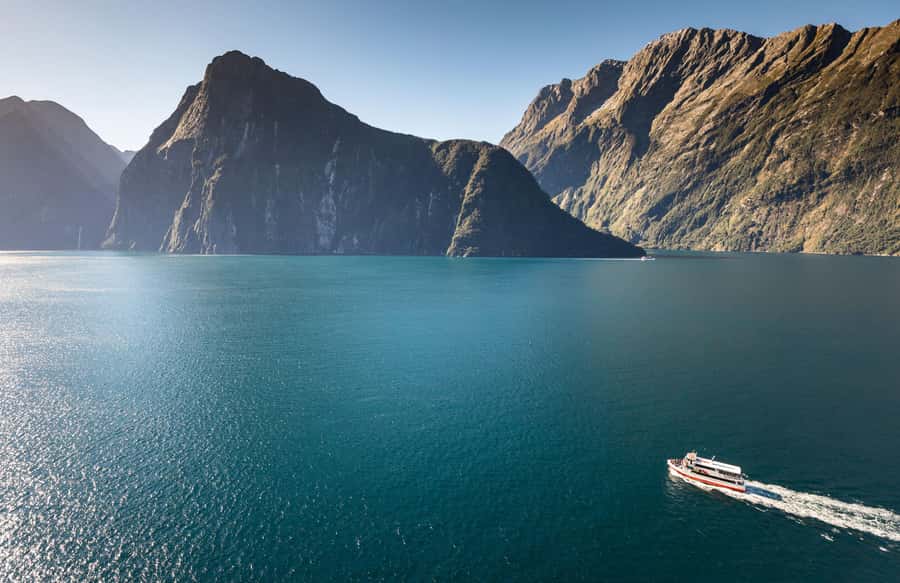 From Te Anau: Milford Sound Premium Bus Tour and Cruise - Mitre Peak, Bowen Falls, and Stirling Falls