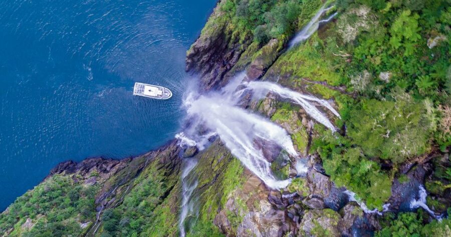 From Te Anau: Milford Sound Small-Group Tour Including Lunch - Homer Tunnel turns the road into an attraction