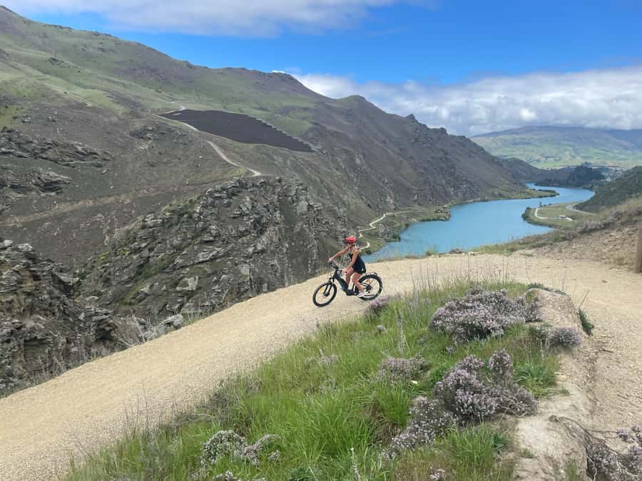 From Wanaka - Bike the Dunstan Trail with shuttle return - Why the Lake Dunstan Trail is worth your day