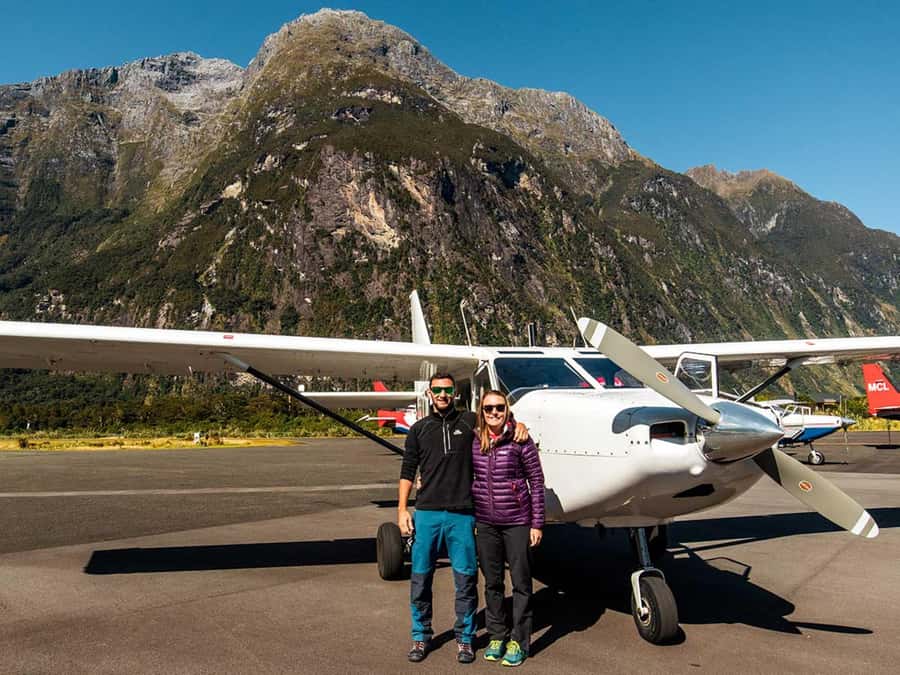 From Wanaka: Milford Sound Flight with Landing & Glaciers - Counting glaciers and spotting blue ice