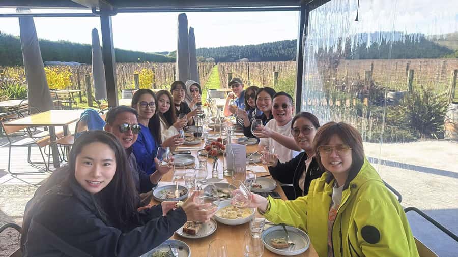 From Wellington: Half-Day Foodie Tour of the Wairarapa - Guides, transport, and group size
