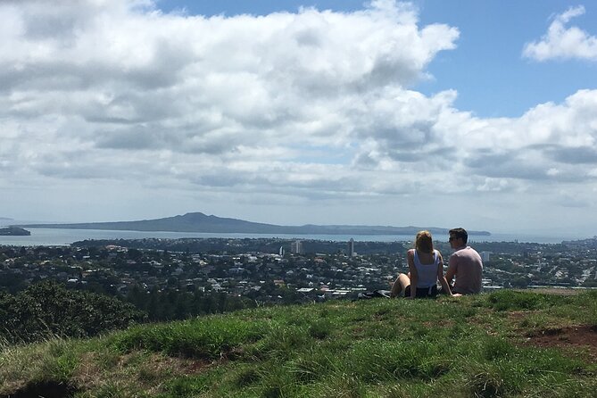 Full-Day Grand Auckland Volcanoes Tour - Lake Pupuke is a quiet volcanic surprise