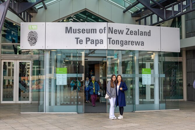 Full Day Guided Wellington Tour including guided tour at Te Papa - Oriental Bay and the 45-minute lunch break
