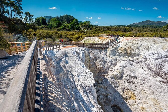 FULL DAY ROTORUA TOUR - Fully Customisable 13 hours Unlimited KMS - Taupō, Huka Falls, and the lake