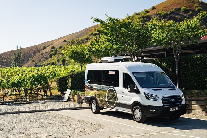 Gourmet Food and Wine Tour Queenstown All-Inclusive Tour - Arrowtown closes the day with a short wander