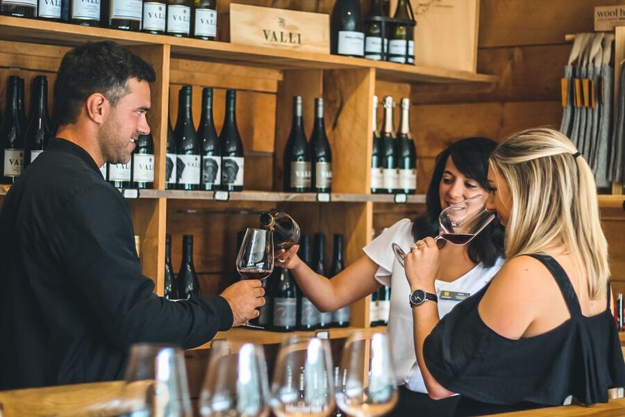 Gourmet Food and Wine Tour with Lunch and Wine Tastings - Cromwell’s old town and the Bannockburn basin
