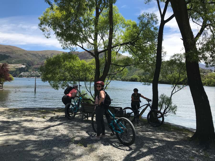 Guided Scenic E-bike Tour - Ride to the Lake - Finding sculptures among the trees and open space