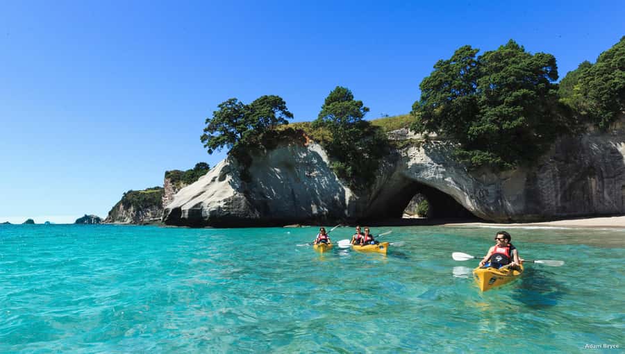 Hahei: Cathedral Cove Kayak Tour - Refreshments included - The Cathedral Cove beach stop