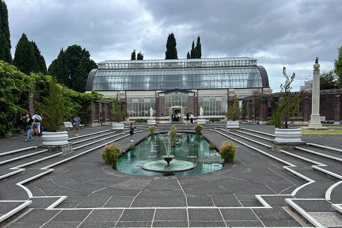 Half-Day Tour: AUCKLAND CITY Highlights with Hotel Pickup - Guides, commentary, and the small-group feel