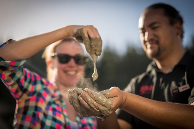 Hell's Gate Geothermal Walk - Māori stories and carving at the end