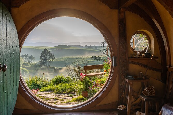 Hobbiton and Waitomo Caves Small Tour from Auckland - The 6:30 am start and drive from Auckland