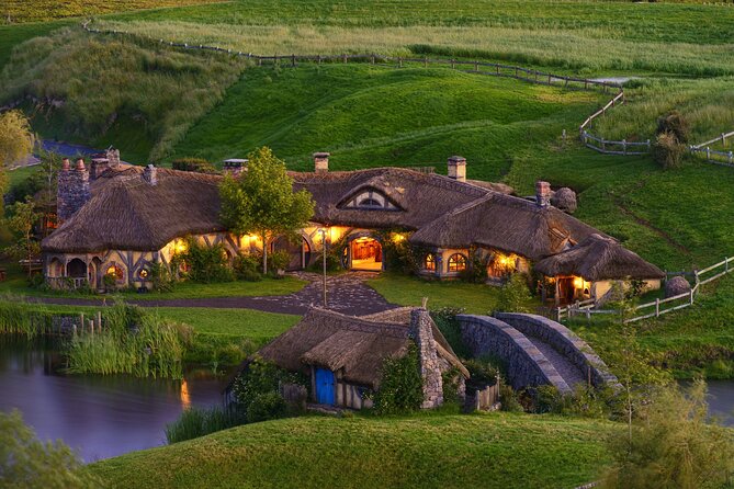 Hobbiton Movie Set and Hamilton Gardens Small Group-from Auckland - What the $217.20 price really covers
