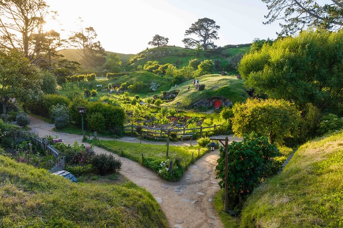Hobbiton Movie Set and Hamilton Gardens Small Group-from Auckland - Hamilton Gardens: 90 minutes of designed worlds
