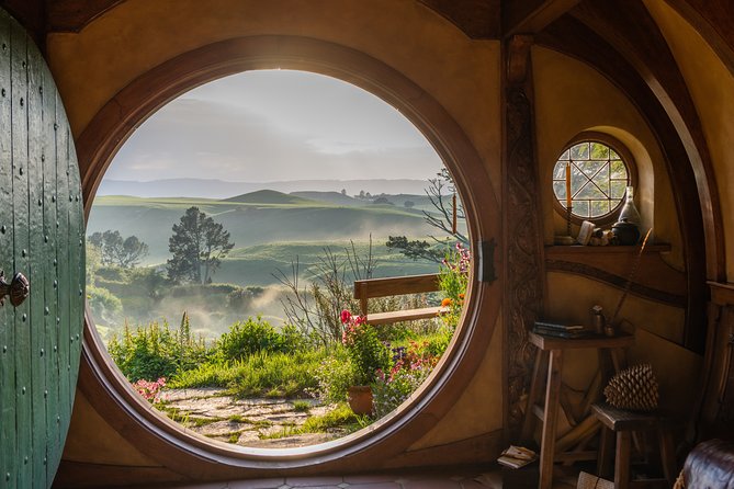 Hobbiton Movie Set Banquet Experience Private Tour From Auckland - The lantern-lit walk after dark