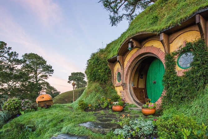 Hobbiton Movie Set Banquet Experience Private Tour From Auckland - The coffee stop at Robert Harris