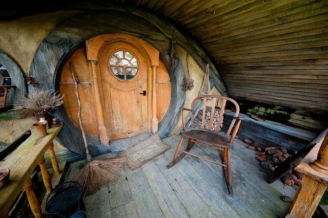 Hobbiton Movie Set day tour From Auckland - From Auckland streets to Waikato farm country