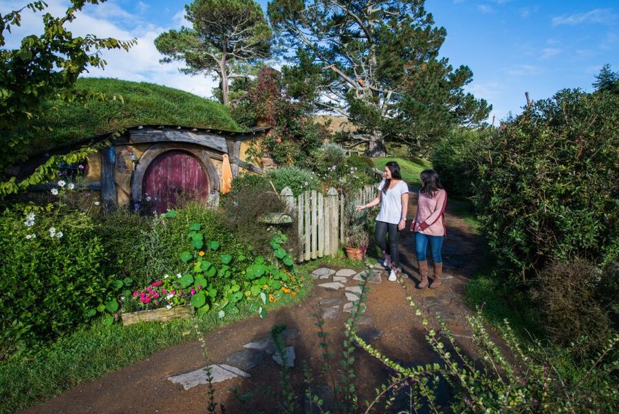 Hobbiton Movie Set & Rotorua Premium Day Tour from Auckland - Hobbit Holes, the Old Mill, and the Green Dragon Inn