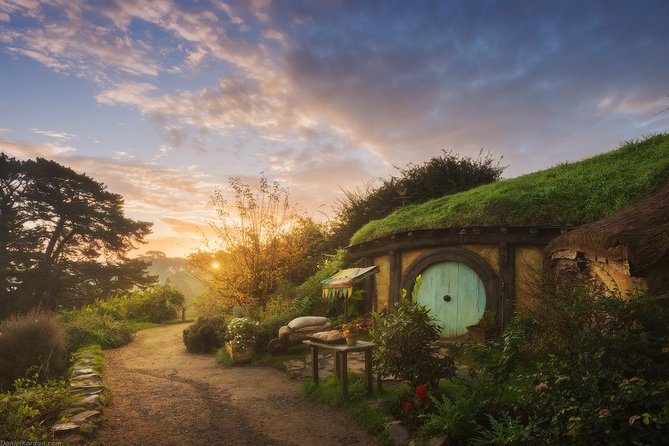 Hobbiton Movie Set tour & Glowworm Cave day tour - Key points to know before booking