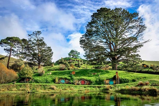 Hobbiton Movie set & Waitomo Caves Small Group Tour From Auckland - The early ride from Auckland