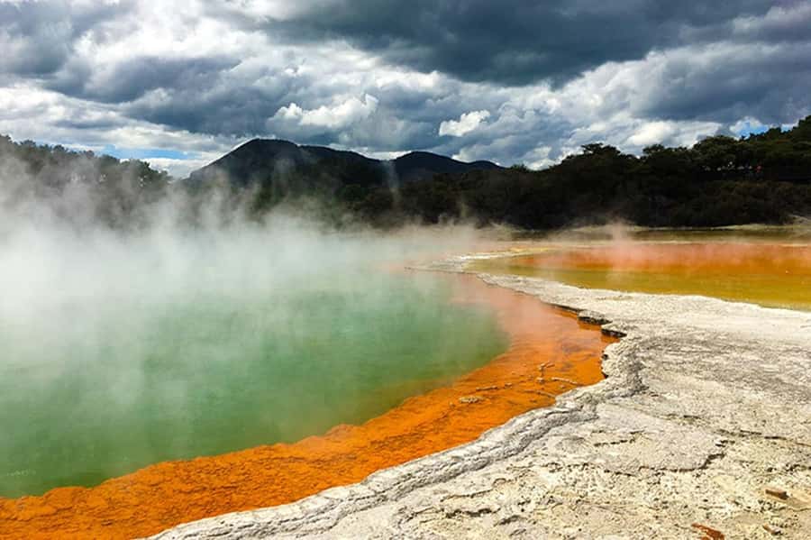 Hobbiton, Waitomo, Rotorua & Taupo 2-Day Tour from Auckland - Waitomo Glowworm Caves: a quiet first major stop