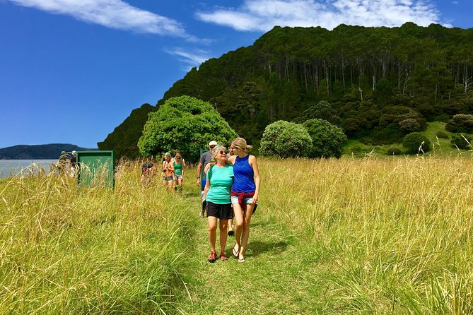 Hole in the Rock Cruise & Island Tour - with two island stopovers - Wildlife, Geology, and Stories Along the Way