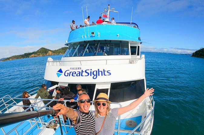 Hole in the Rock Scenic Cruise including Dolphins and Island stop - Who will enjoy this most?