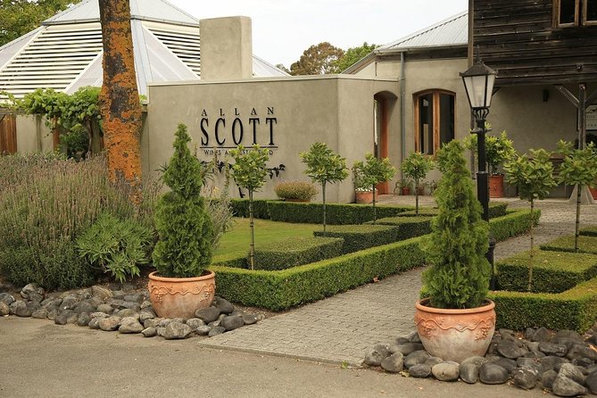 Hop on Hop off Wine Tours Marlborough - The eastern route through cafés, pubs, and cellar doors
