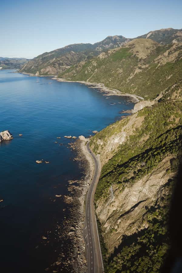 Kaikoura: 1-Hour Whale Watching Helicopter Tour - From Kaikōura Airport to the Whale Sanctuary