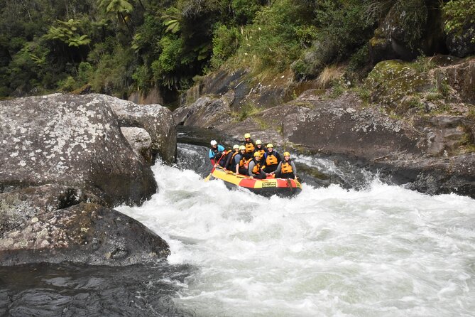 Kaituna Cascades - Grade 5 Wairoa River near Tauranga - The Rollercoaster keeps the raft moving