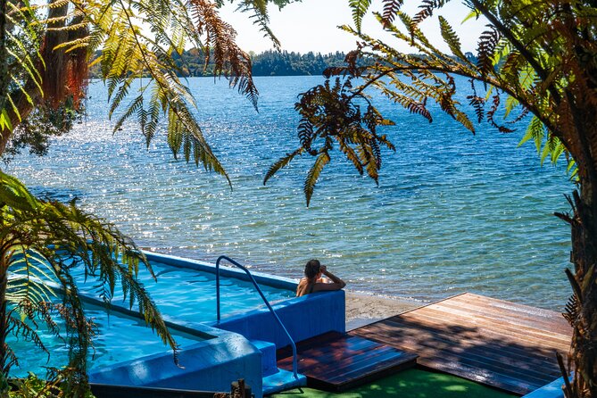 Katoa Jet Boat & Lake Rotoiti Hot Pools - Setting off from Lake Rotorua