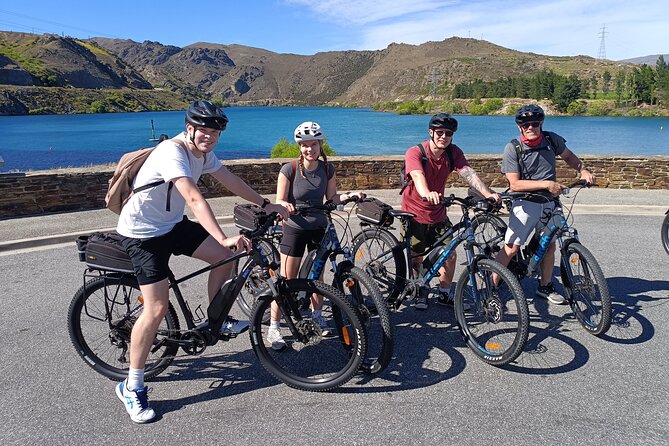 Lake Dunstan Cycleway Bike Rental With Return Luxury Shuttle - Collecting an e-bike and getting ready at 9:30 am