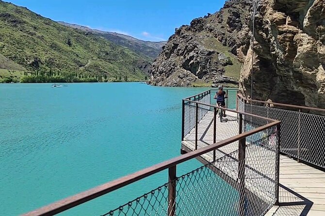 Lake Dunstan E Bike Trail Activity - Setting off from the Cromwell Heritage Precinct