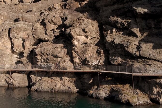 Lake Dunstan E-Bike Trail Adventure - The easier opening stretch beside Lake Dunstan