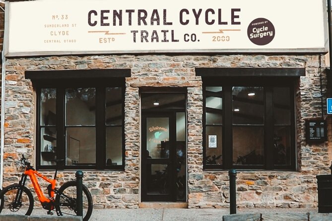 Lake Dunstan E-Bike Trail Adventure - The shuttle to Old Cromwell
