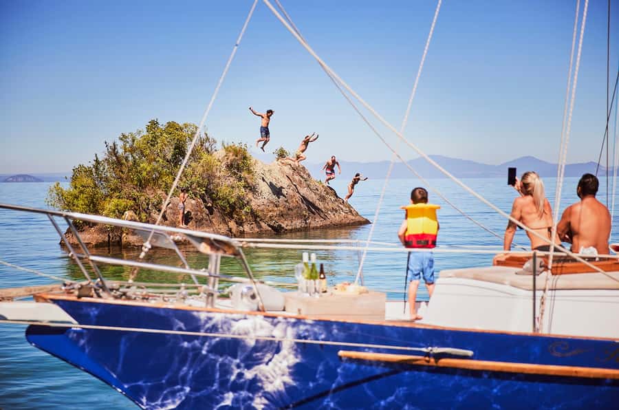 Lake Taupo: Classical Sailing to the Māori Rock Carvings - Key things to know before sailing
