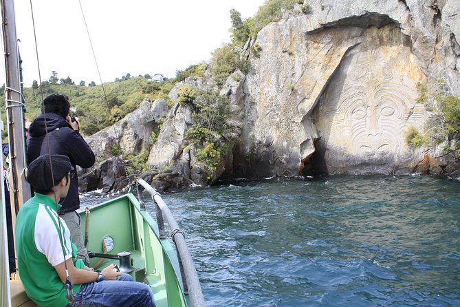 Lake Taupō Māori Rock Carvings Scenic Cruise aboard Ernest Kemp - The first stretch across Lake Taupō