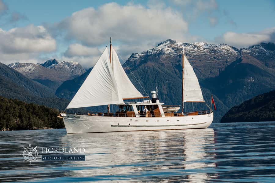 Lake Te Anau: 3-Hour Boat Cruise with Guided Walk - The best parts of the Faith experience