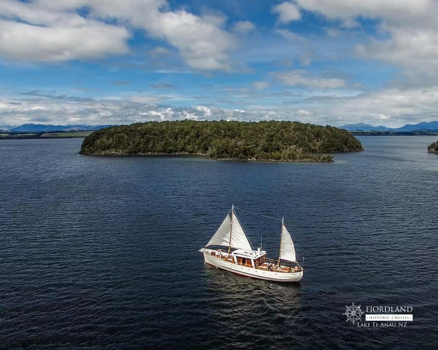 Lake Te Anau: 3-Hour Boat Cruise with Guided Walk - Practical tips for making the most of Faith