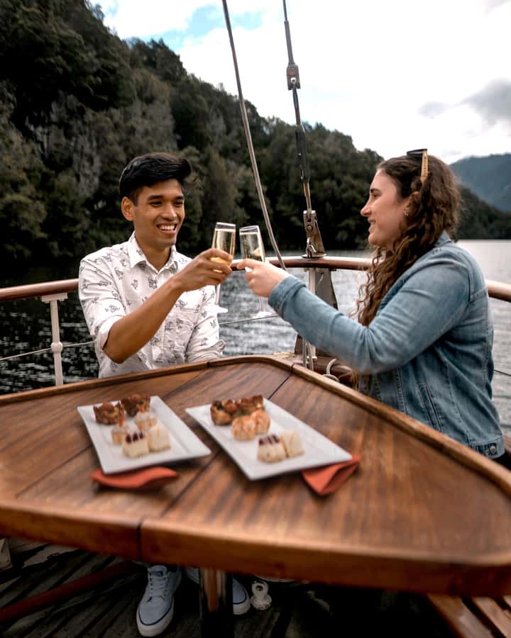 Lake Te Anau: 3-Hour Boat Cruise with Guided Walk - Why this is more than a standard Lake Te Anau cruise