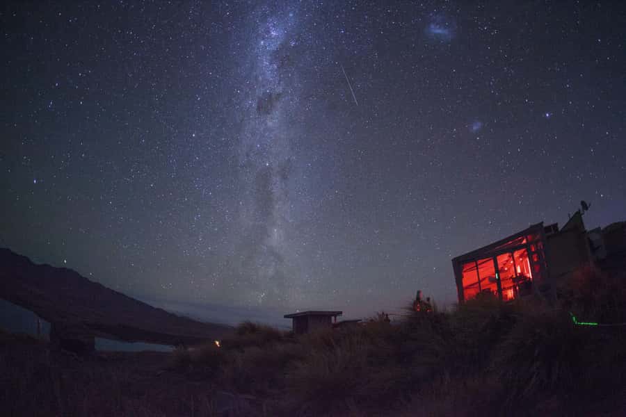 Lake Tekapo: Mountaintop Stargazing at Mount John Summit - Moon phase, clouds, and your odds of a great night