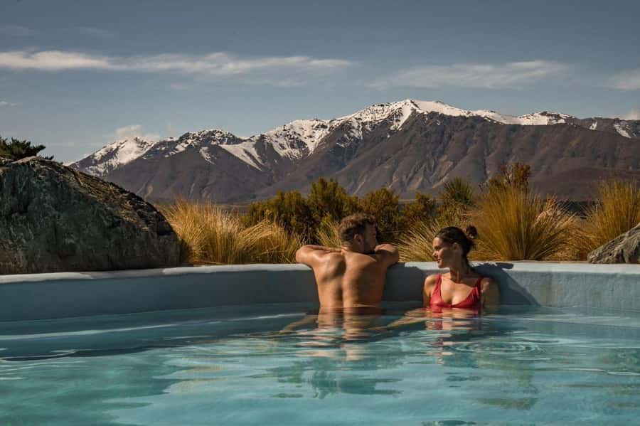 Lake Tekapo: Single Day Multiple Entry Pass for Hot Pools - Sunset turns a warm soak into a full evening