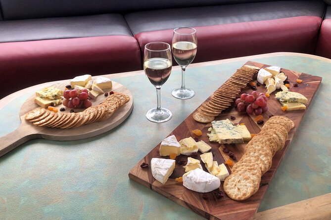 Lake Wanaka 1-Hour Cruise Including Wine and Cheese - The Lone Tree and late-afternoon light