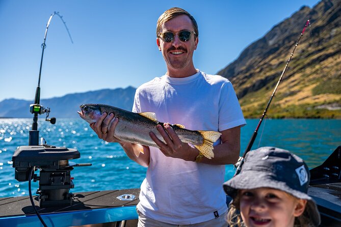 Lake Wānaka: 3 hour Fishing Adventure by Boat - Setting out from the Wānaka jetty